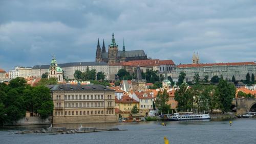 ralfgervink-prague-2831690 1280